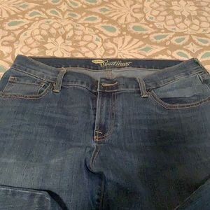 Old Navy “The Sweetheart” Jeans size 12 short